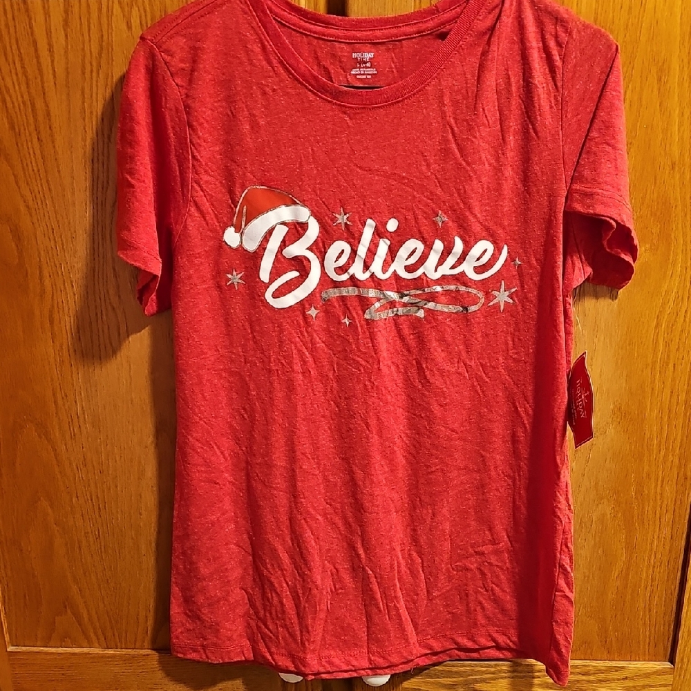 Believe Holiday T Shirt Red Small